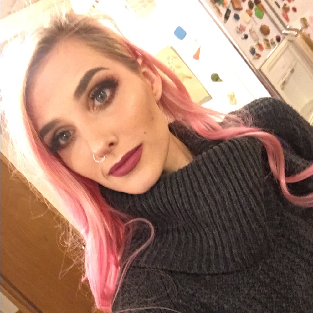 Meet your Posher, Kira